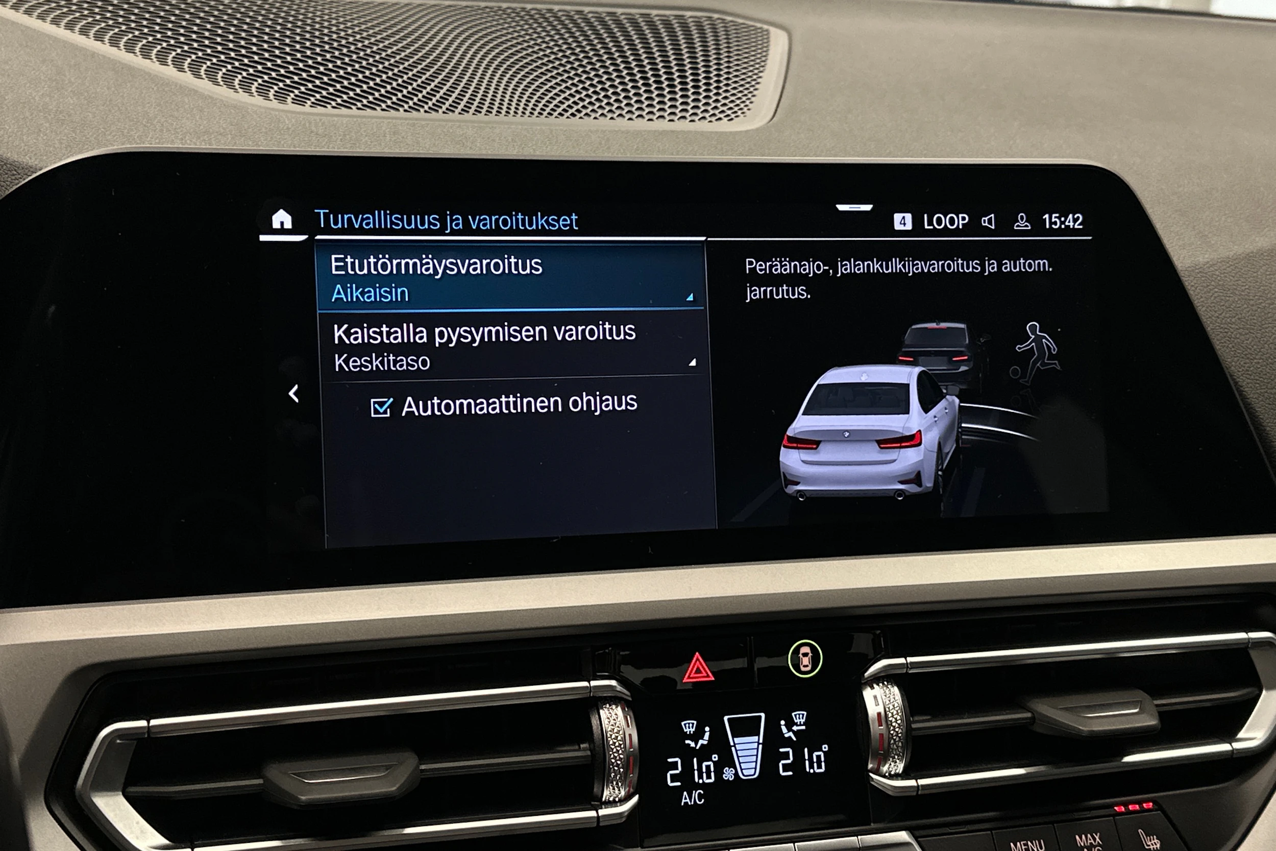 valkoinen BMW 320 2022 kuva 21.