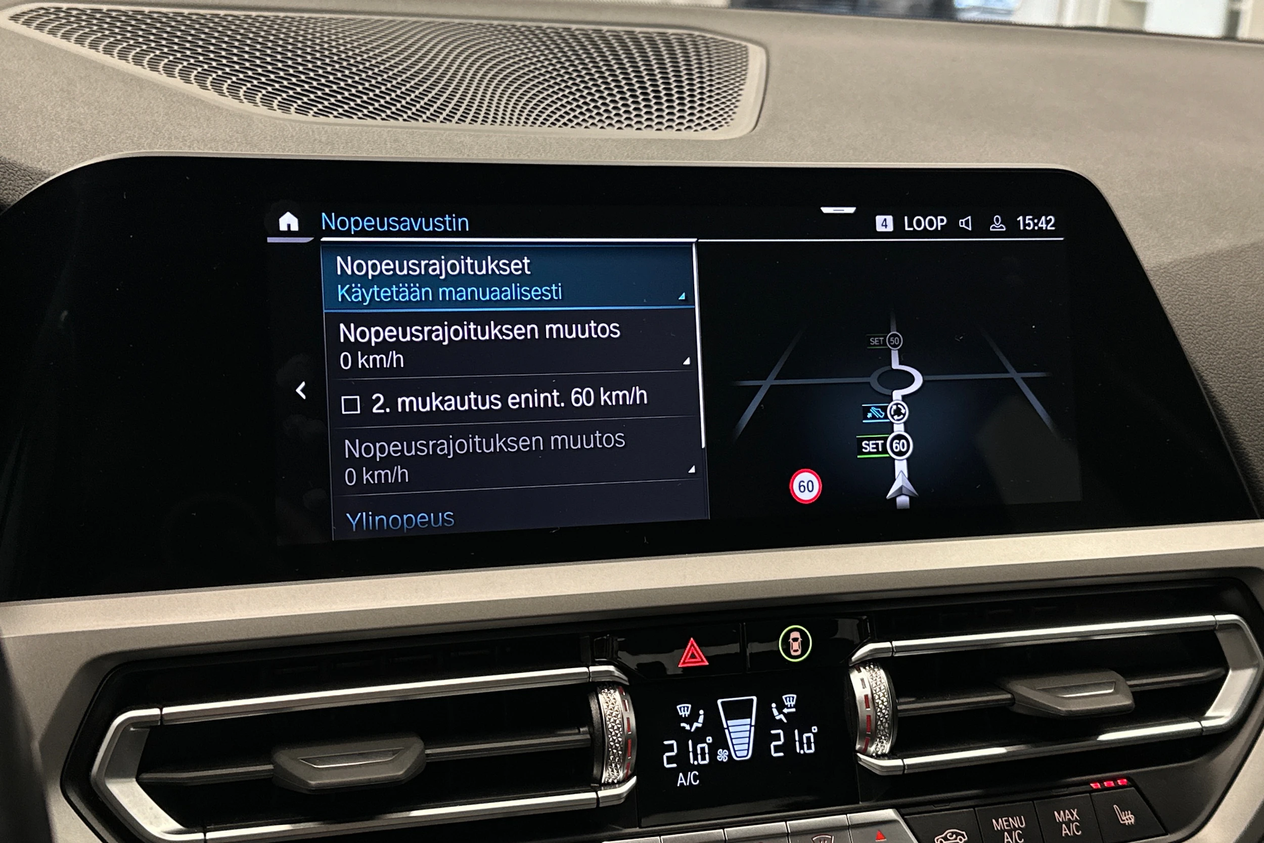 valkoinen BMW 320 2022 kuva 22.