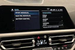 valkoinen BMW 320 2022 kuva 24.