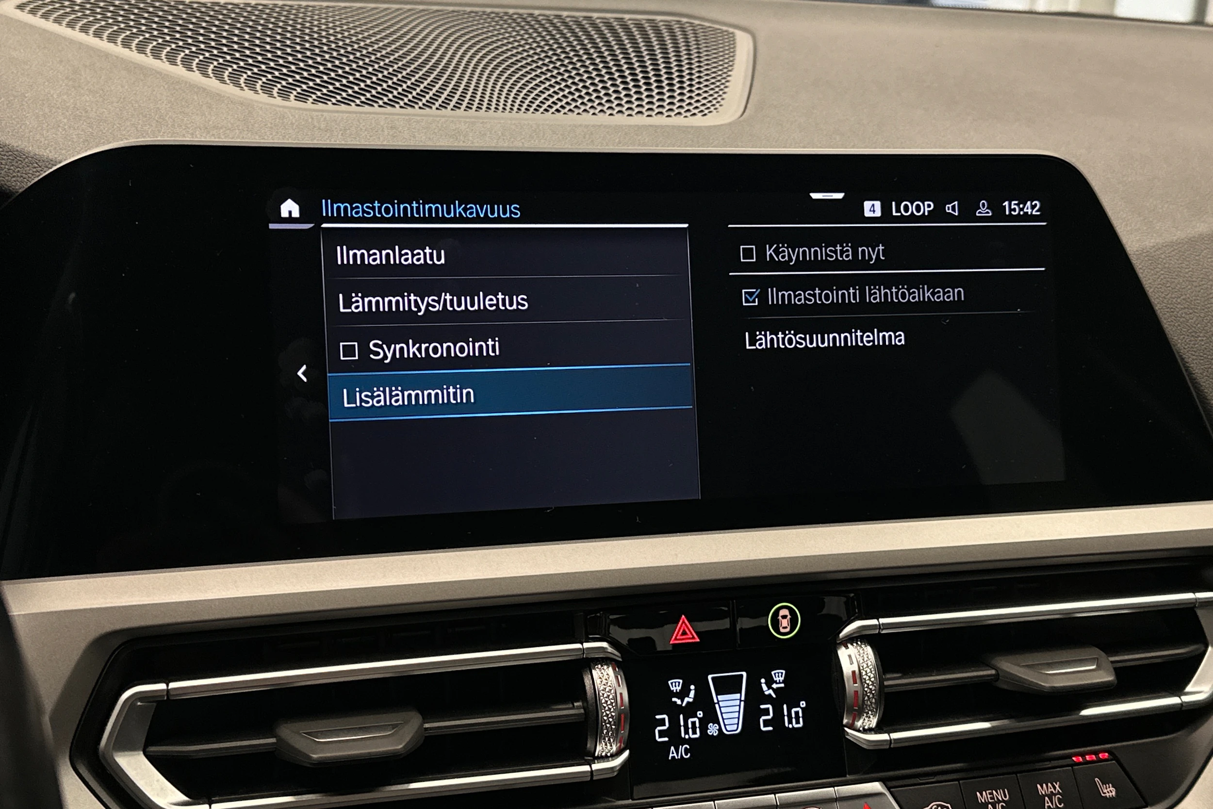 valkoinen BMW 320 2022 kuva 25.