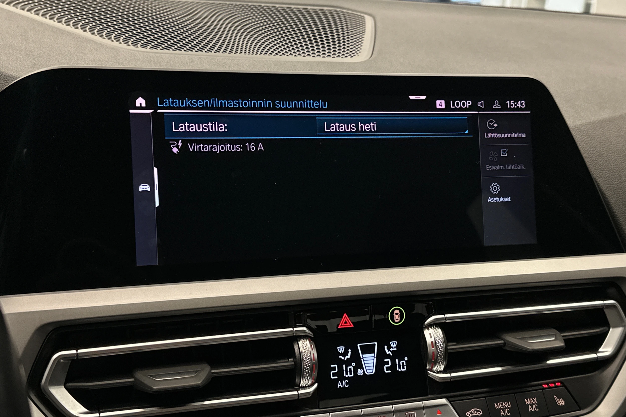 valkoinen BMW 320 2022 kuva 26.