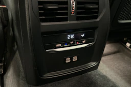 valkoinen BMW 320 2022 kuva 29.