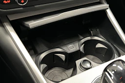 valkoinen BMW 320 2022 kuva 30.