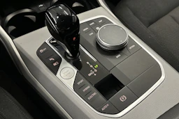 valkoinen BMW 320 2022 kuva 31.