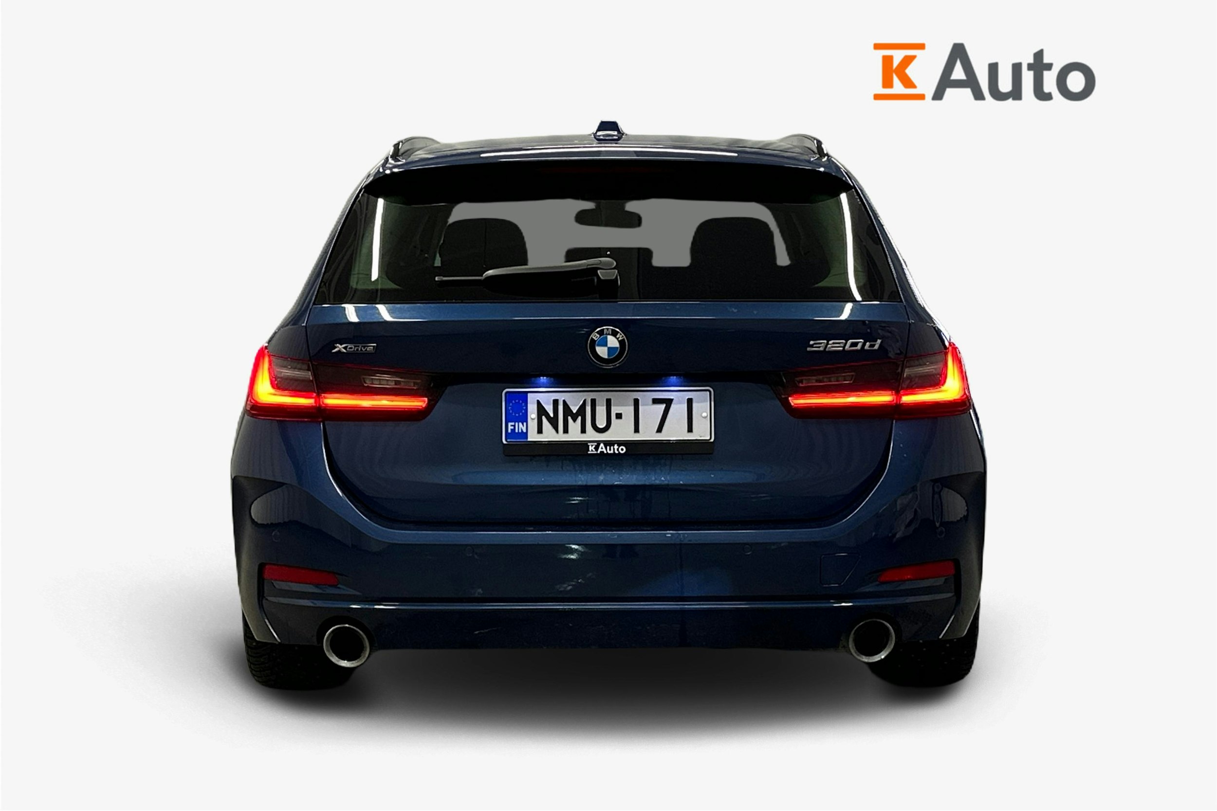 sininen BMW 320 2023 kuva 3.