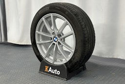 sininen BMW 320 2023 kuva 13.