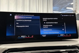 sininen BMW 320 2023 kuva 26.