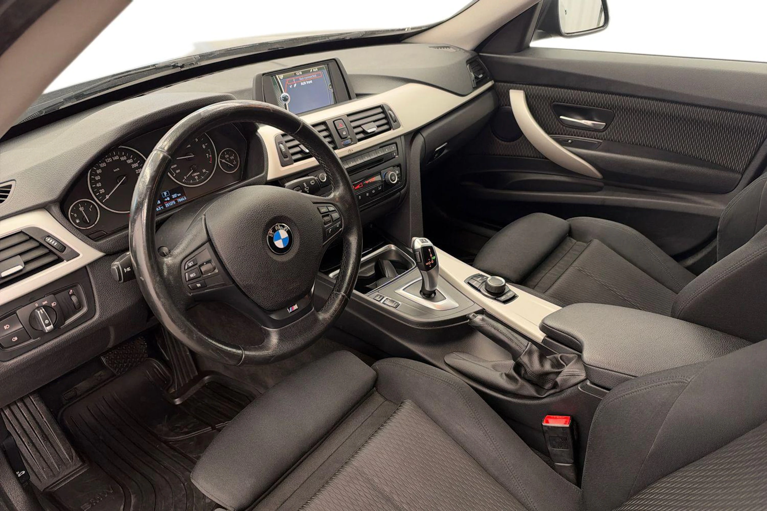 musta BMW 320 Gran Turismo 2013 kuva 6.