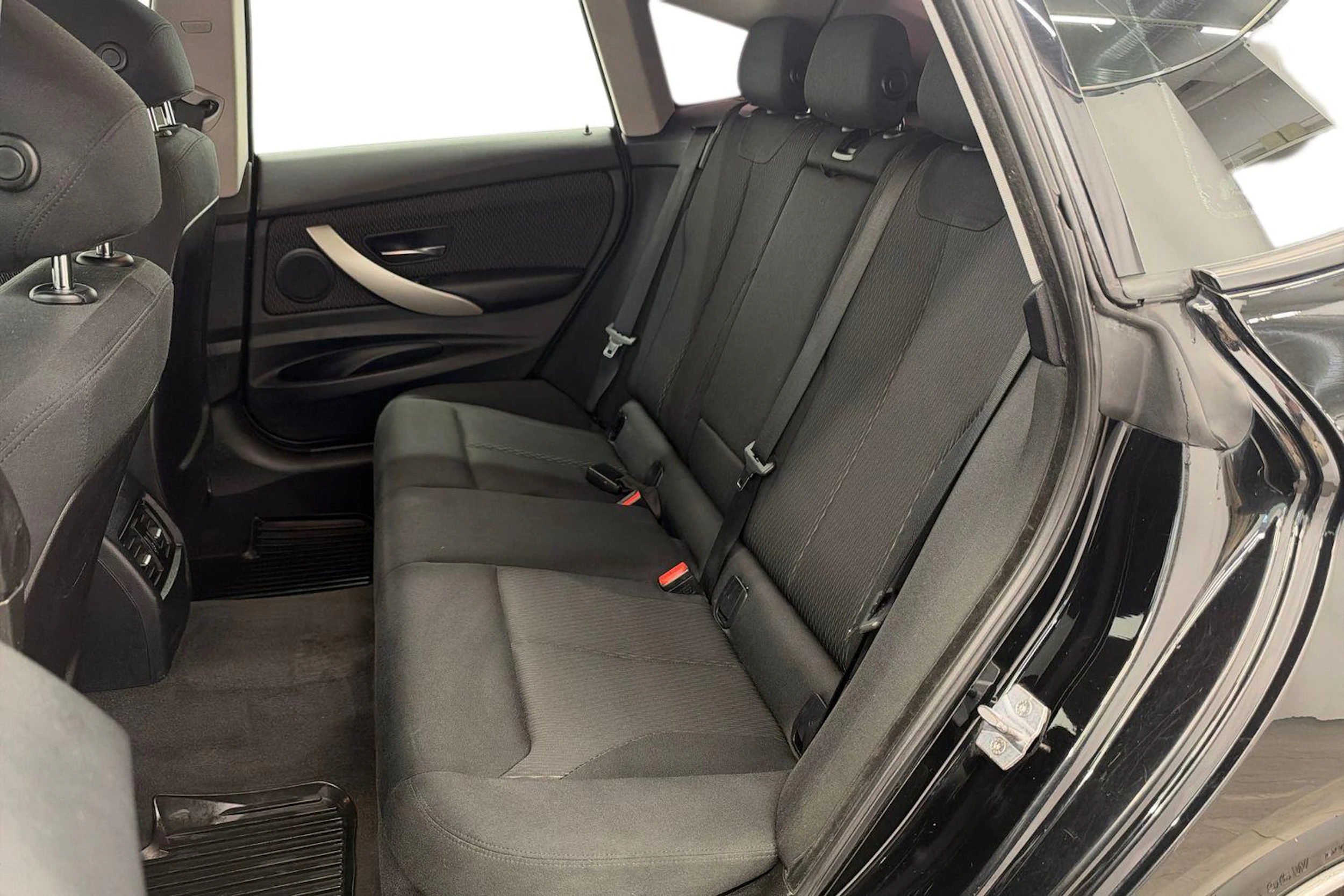 musta BMW 320 Gran Turismo 2013 kuva 9.