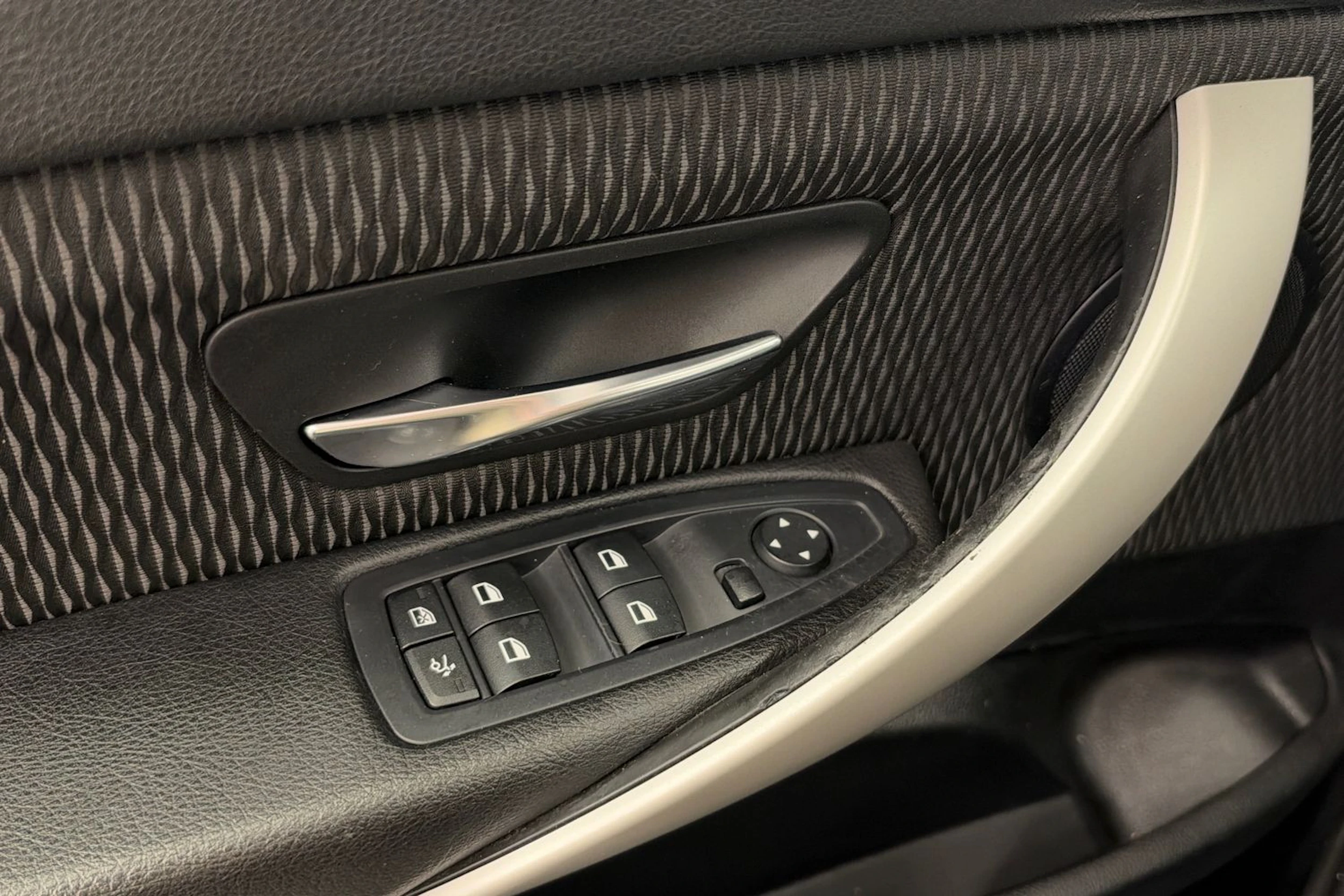 musta BMW 320 Gran Turismo 2013 kuva 11.