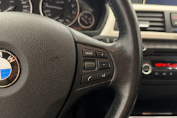 musta BMW 320 Gran Turismo 2013 kuva 14.