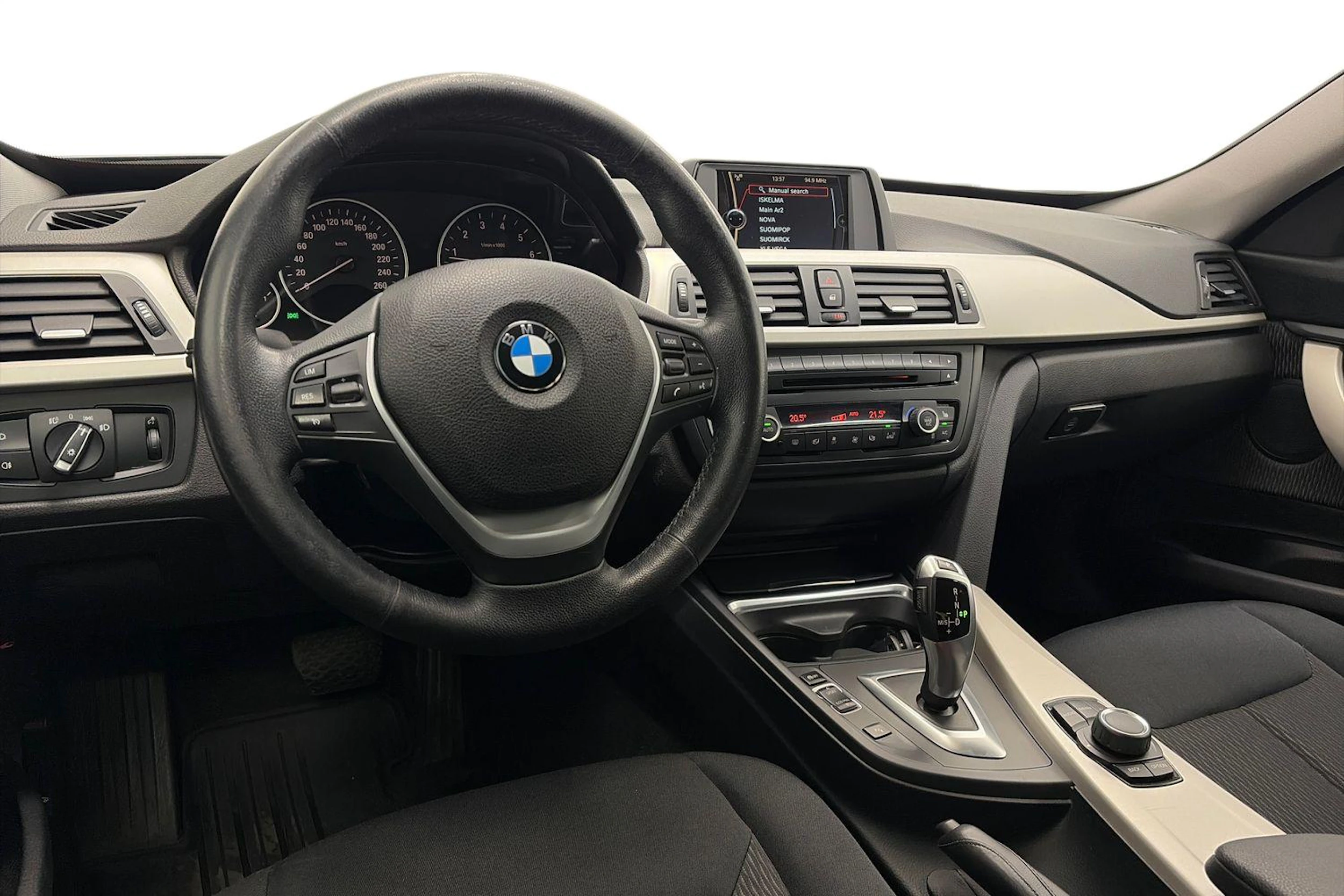 sininen BMW 320 Gran Turismo 2014 kuva 6.