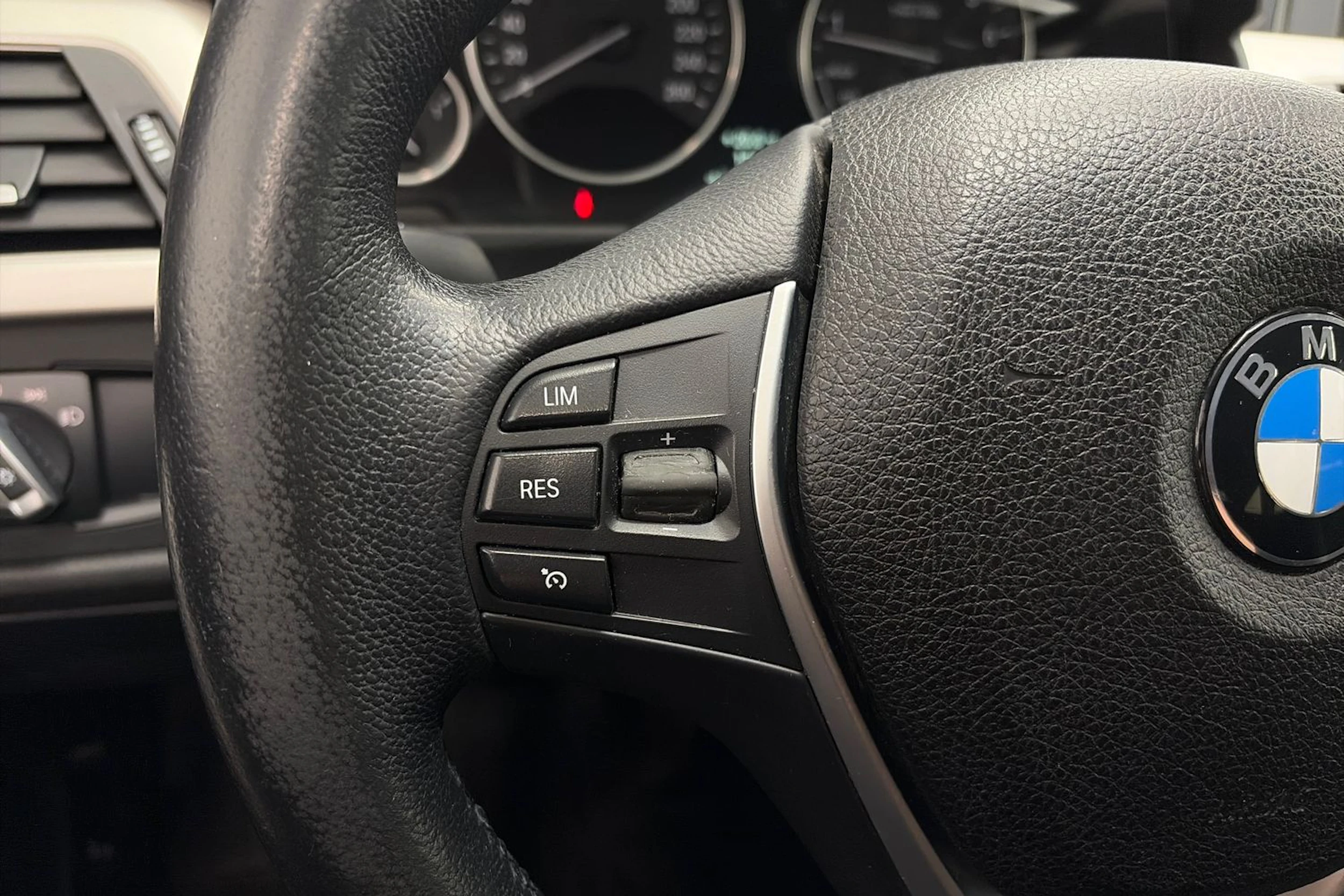 sininen BMW 320 Gran Turismo 2014 kuva 16.