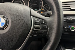 sininen BMW 320 Gran Turismo 2014 kuva 17.