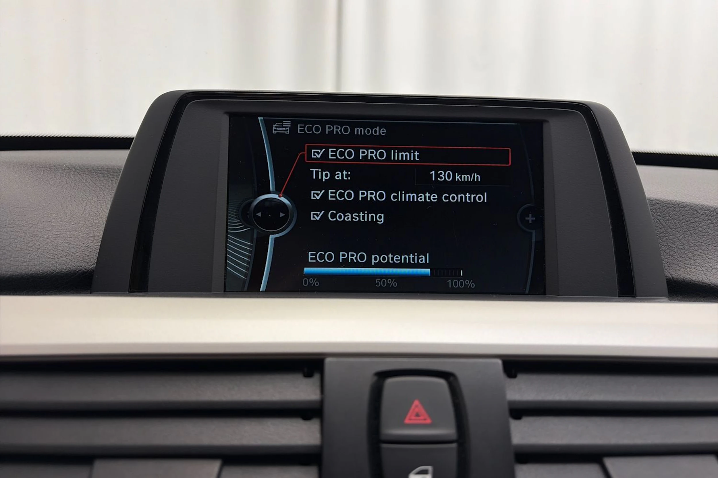 sininen BMW 320 Gran Turismo 2014 kuva 21.