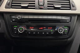 sininen BMW 320 Gran Turismo 2014 kuva 22.