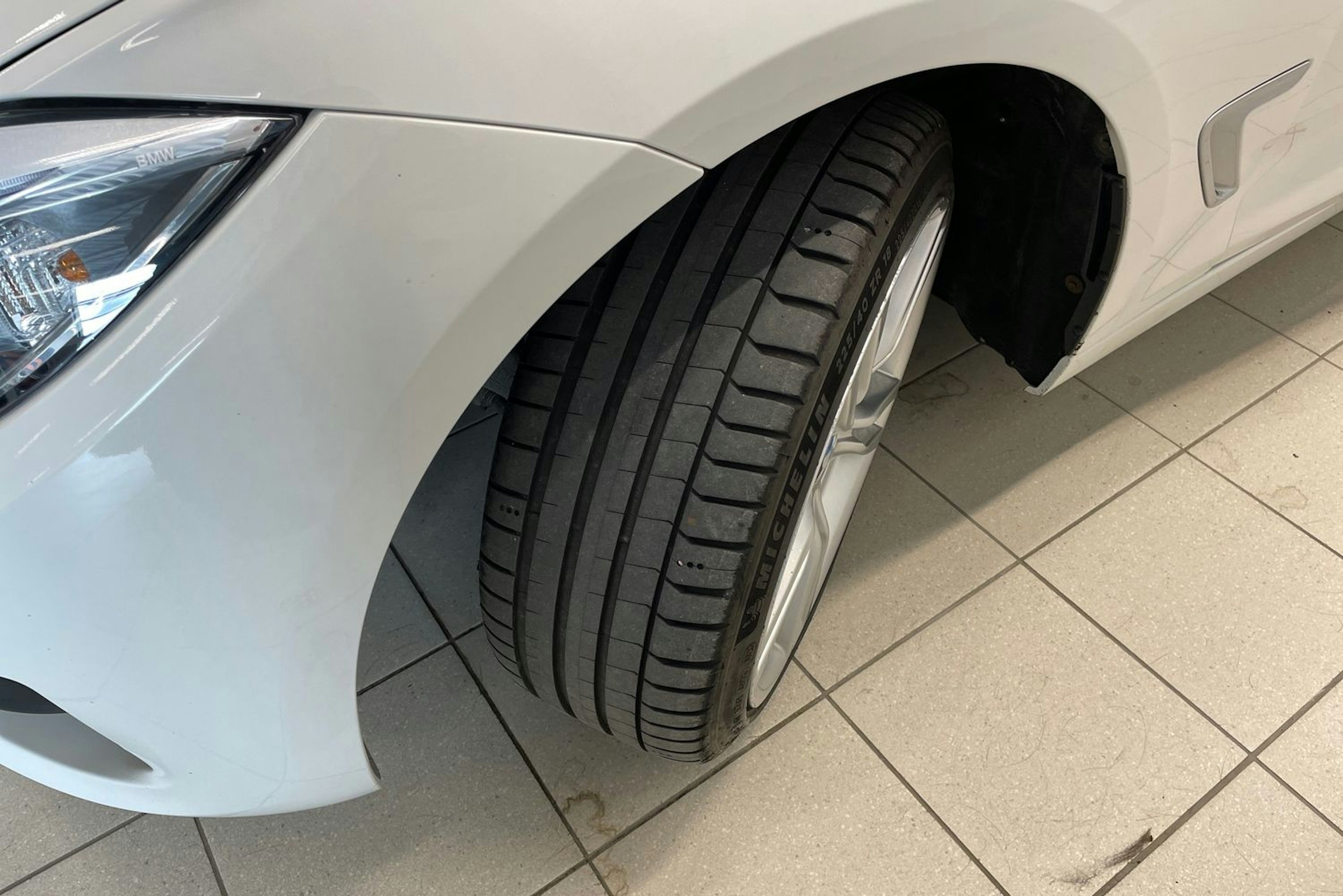 valkoinen BMW 320 Gran Turismo 2014 kuva 13.