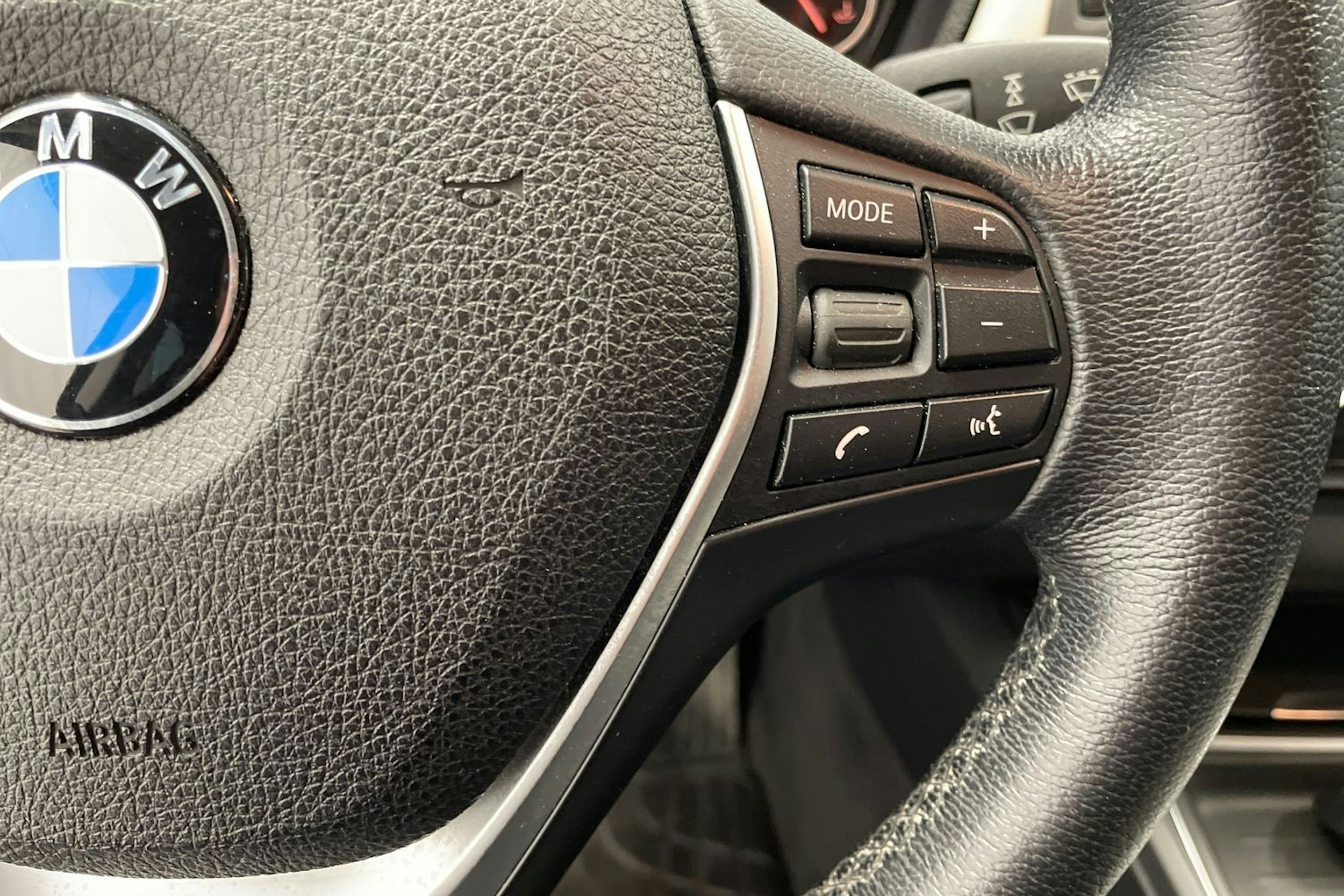 valkoinen BMW 320 Gran Turismo 2014 kuva 15.