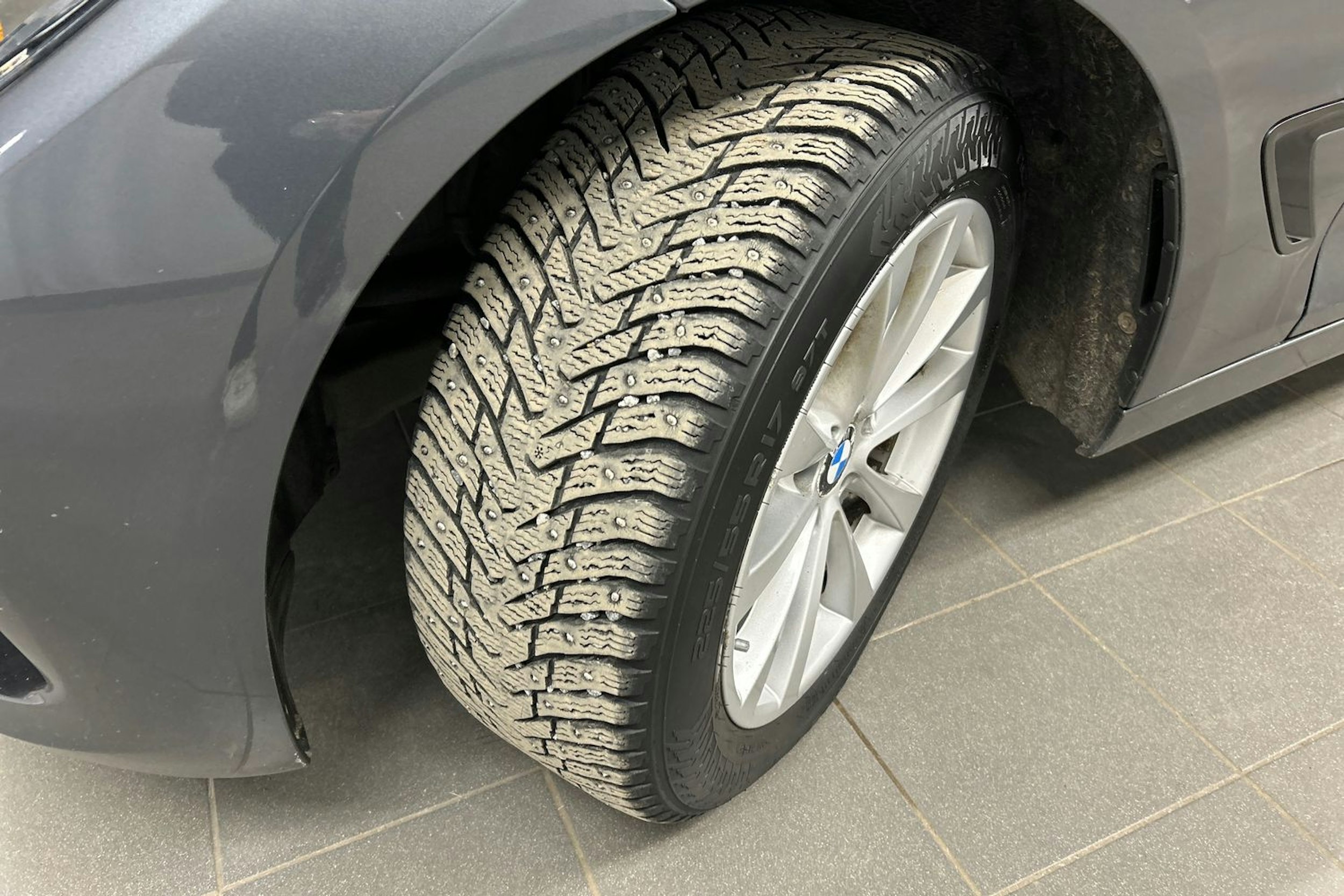 harmaa BMW 320 Gran Turismo 2014 kuva 13.