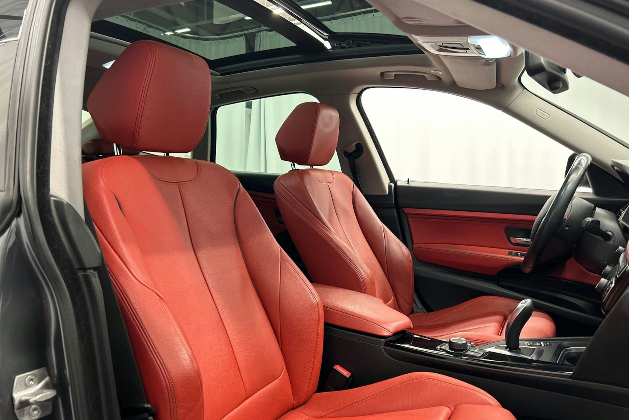 harmaa BMW 320 Gran Turismo 2014 kuva 15.