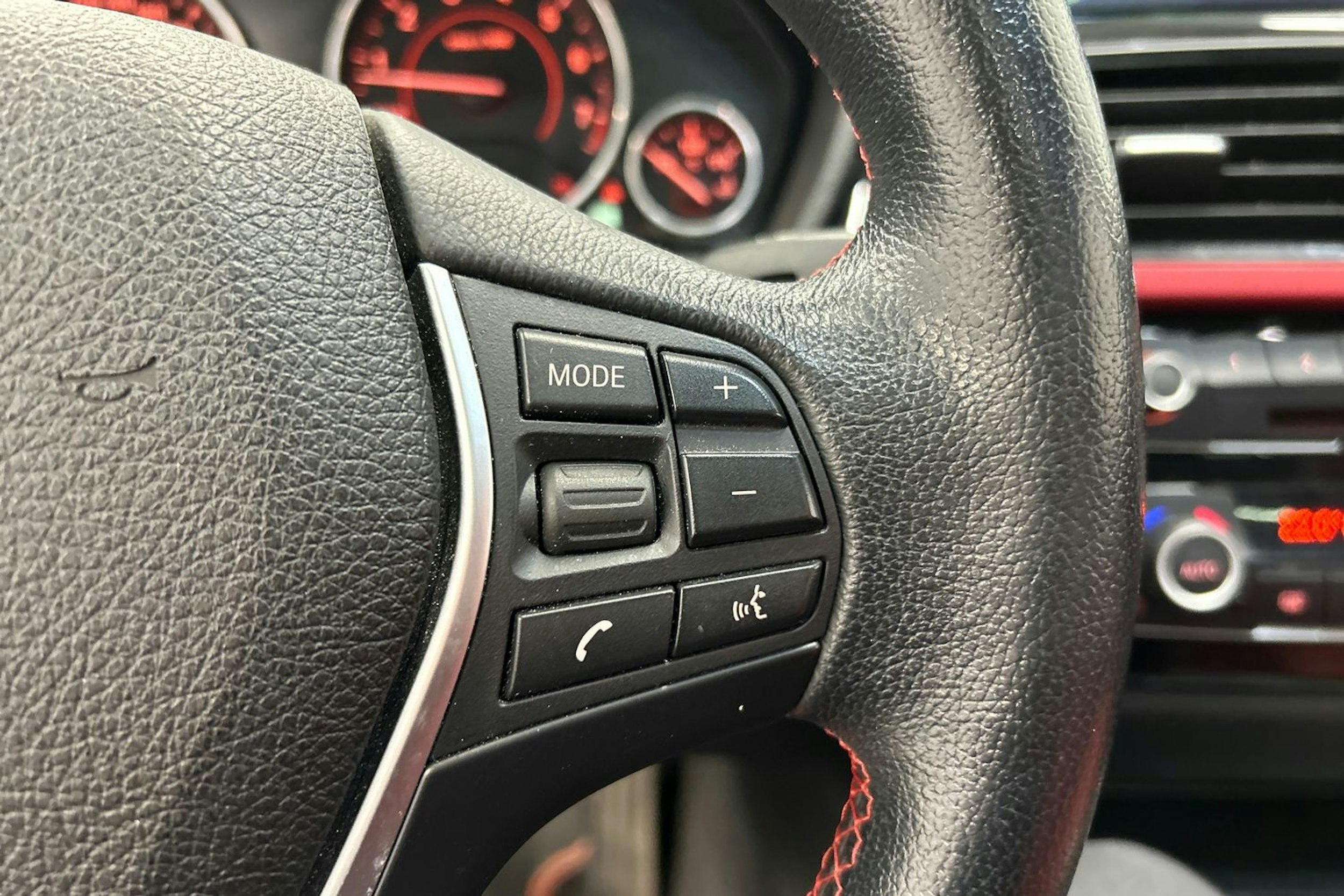 harmaa BMW 320 Gran Turismo 2014 kuva 20.