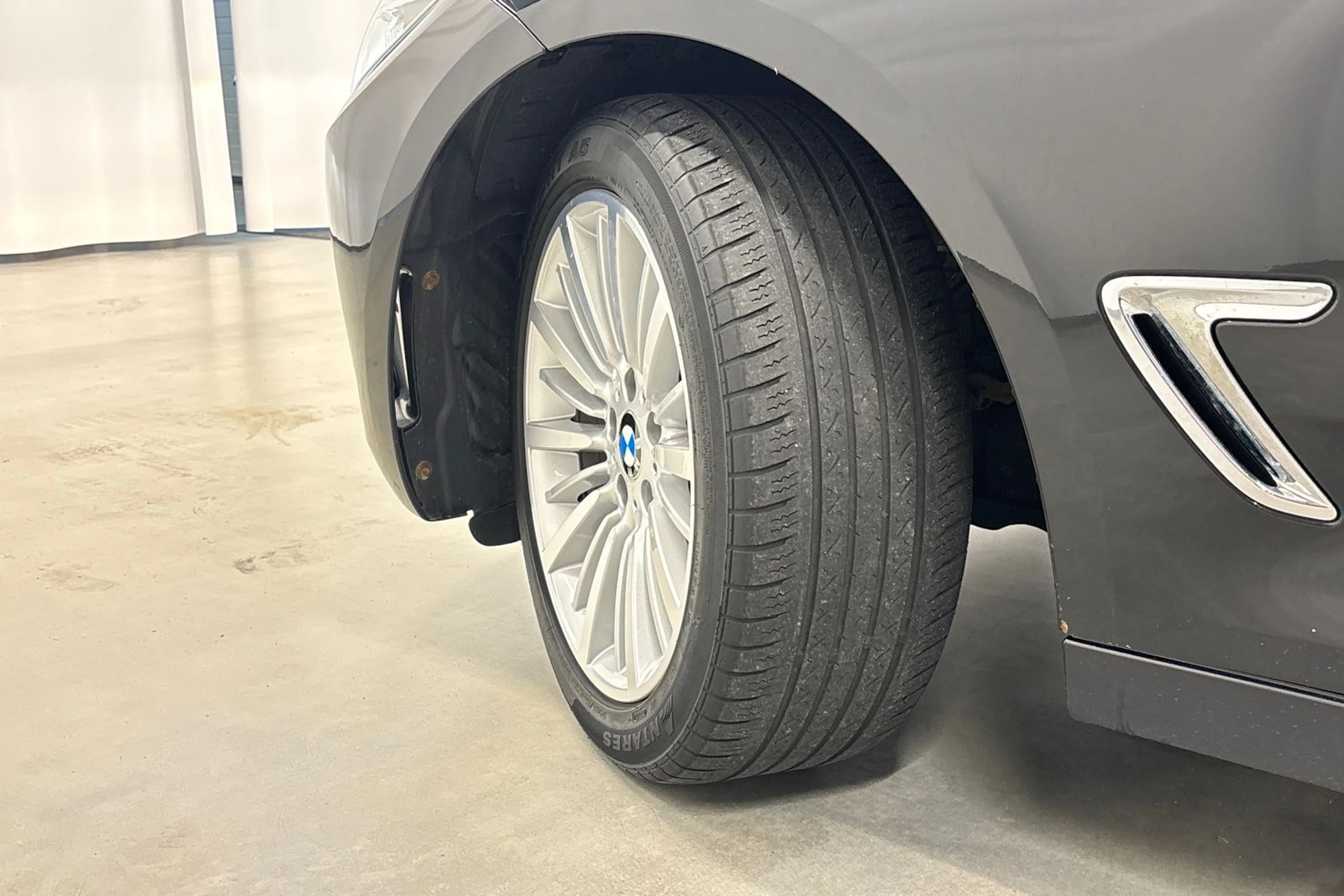 musta BMW 320 Gran Turismo 2014 kuva 10.