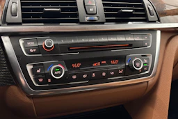 musta BMW 320 Gran Turismo 2014 kuva 15.