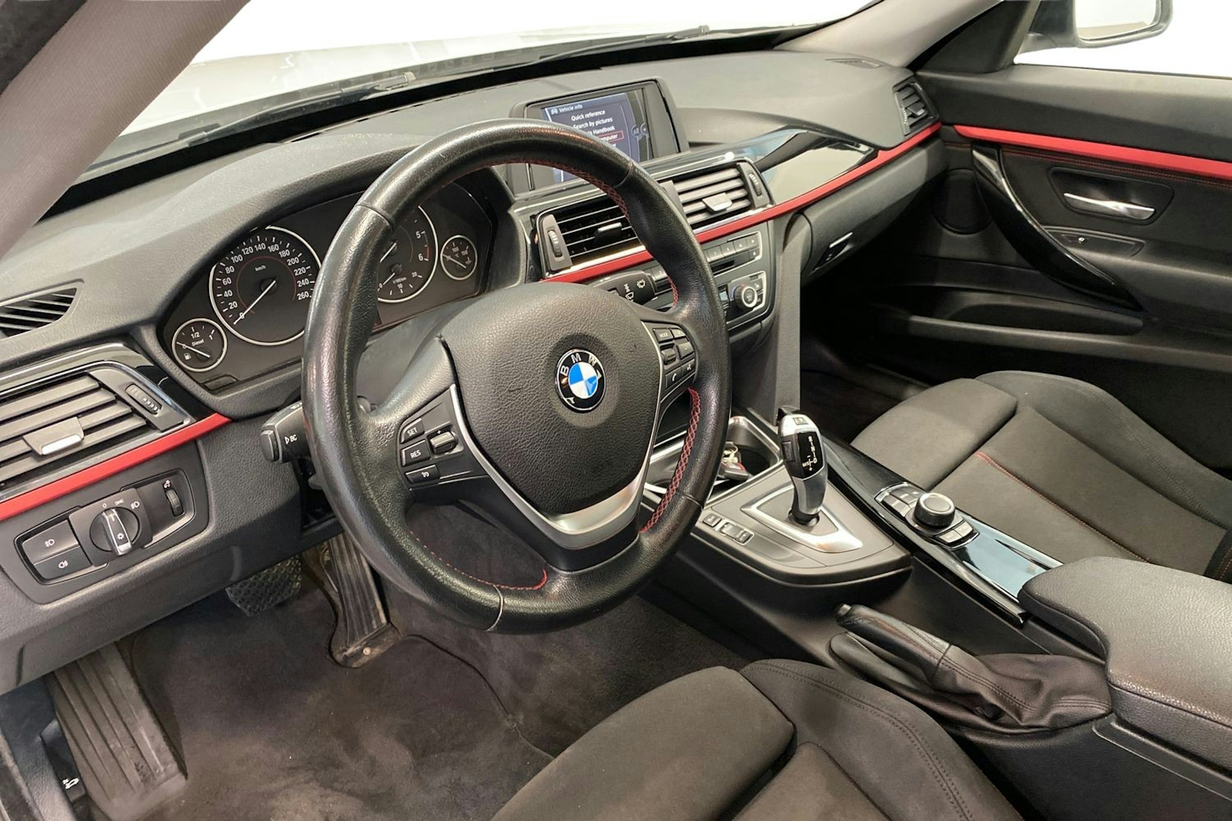 Valkoinen BMW 320 Gran Turismo 2014 kuva 4.