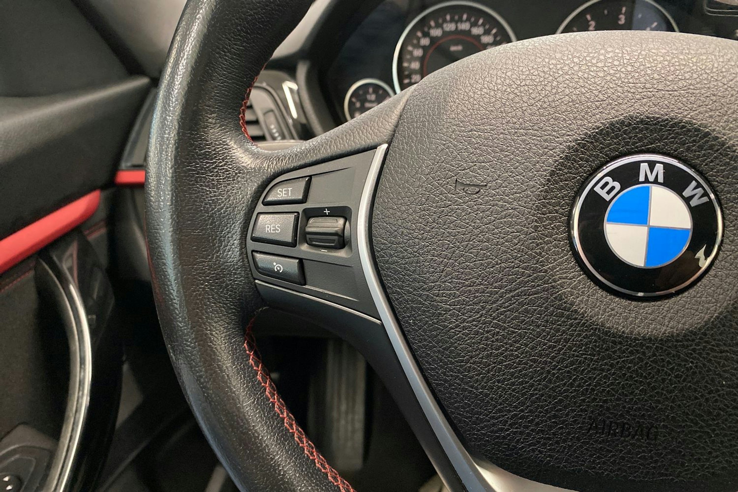 Valkoinen BMW 320 Gran Turismo 2014 kuva 11.