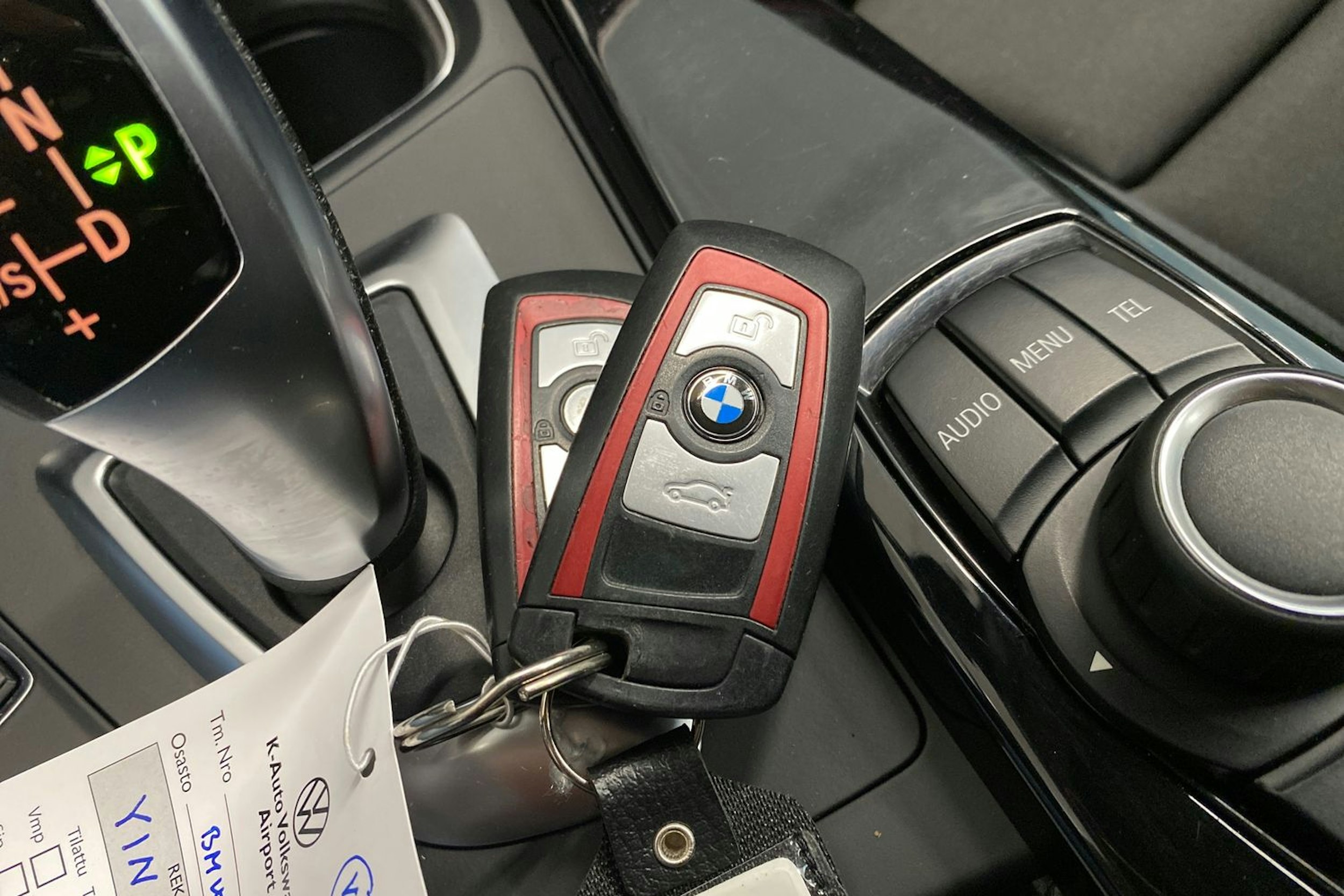 Valkoinen BMW 320 Gran Turismo 2014 kuva 14.