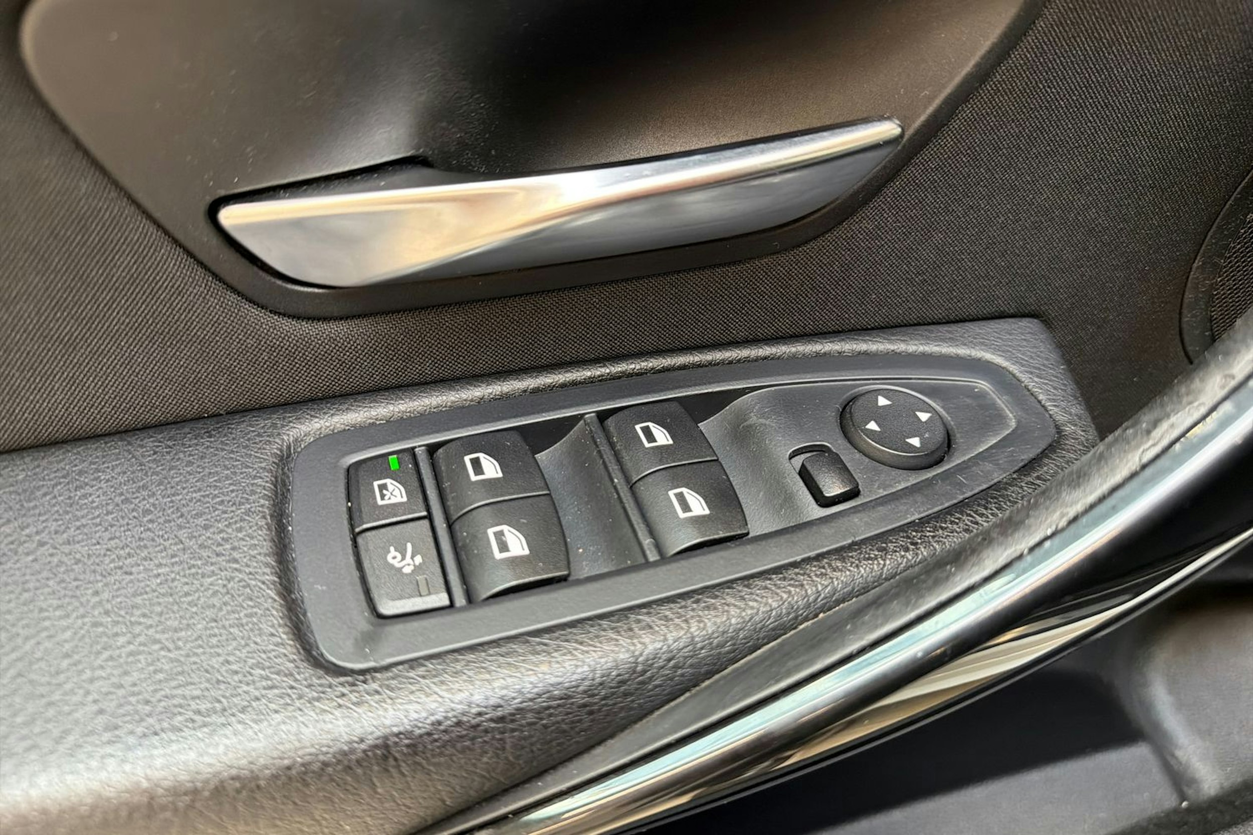 valkoinen BMW 320 Gran Turismo 2014 kuva 20.