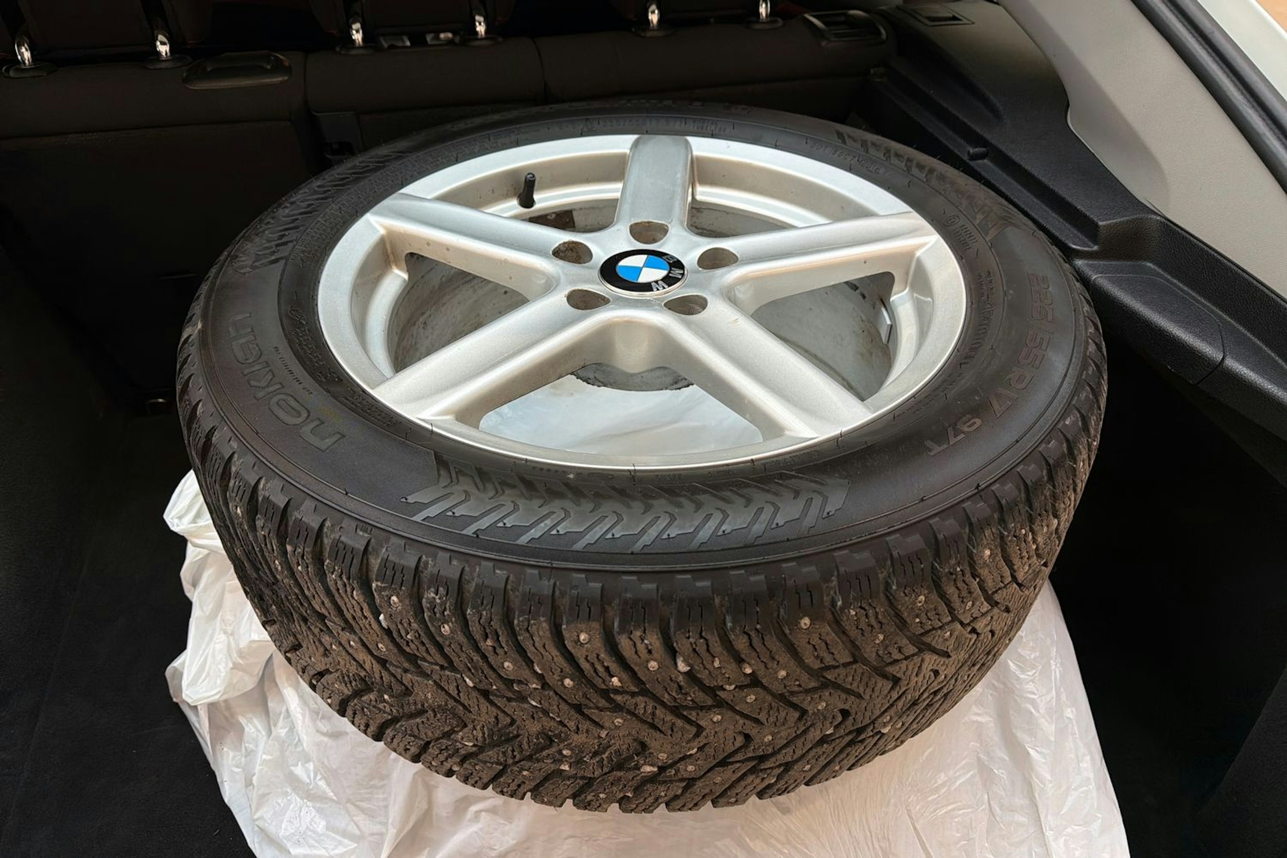 valkoinen BMW 320 Gran Turismo 2014 kuva 22.