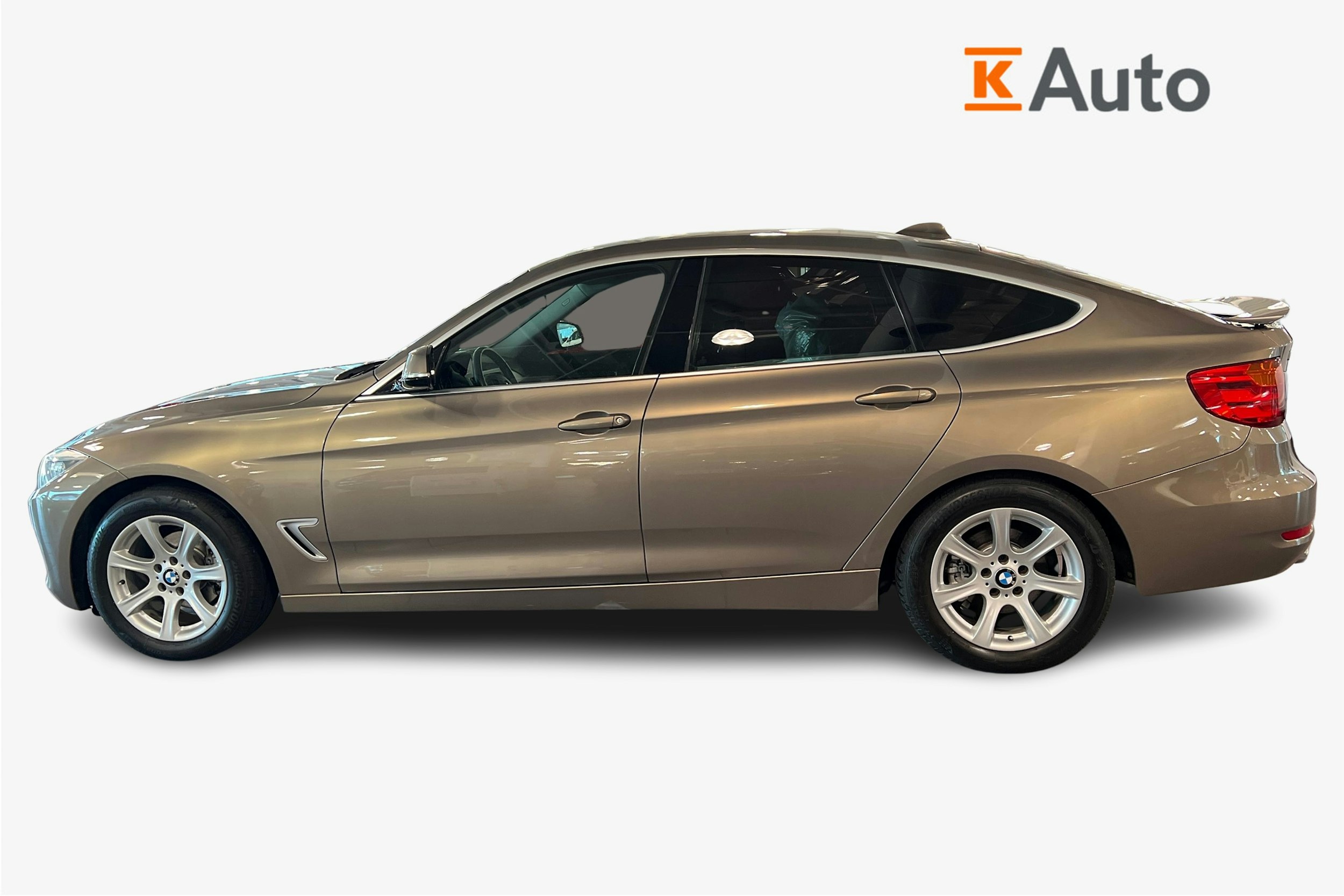 ruskea (beige) BMW 320 Gran Turismo 2015 kuva 6.