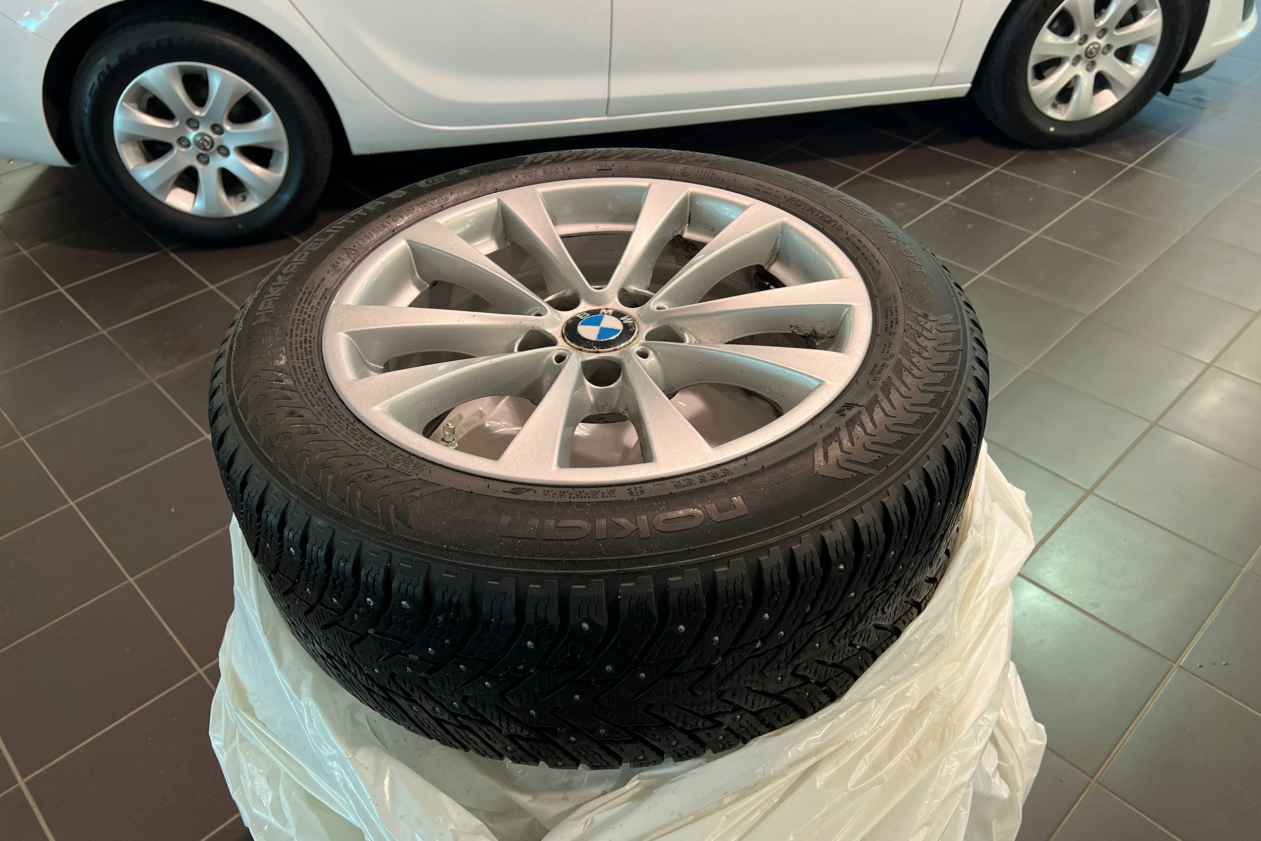 ruskea (beige) BMW 320 Gran Turismo 2015 kuva 13.