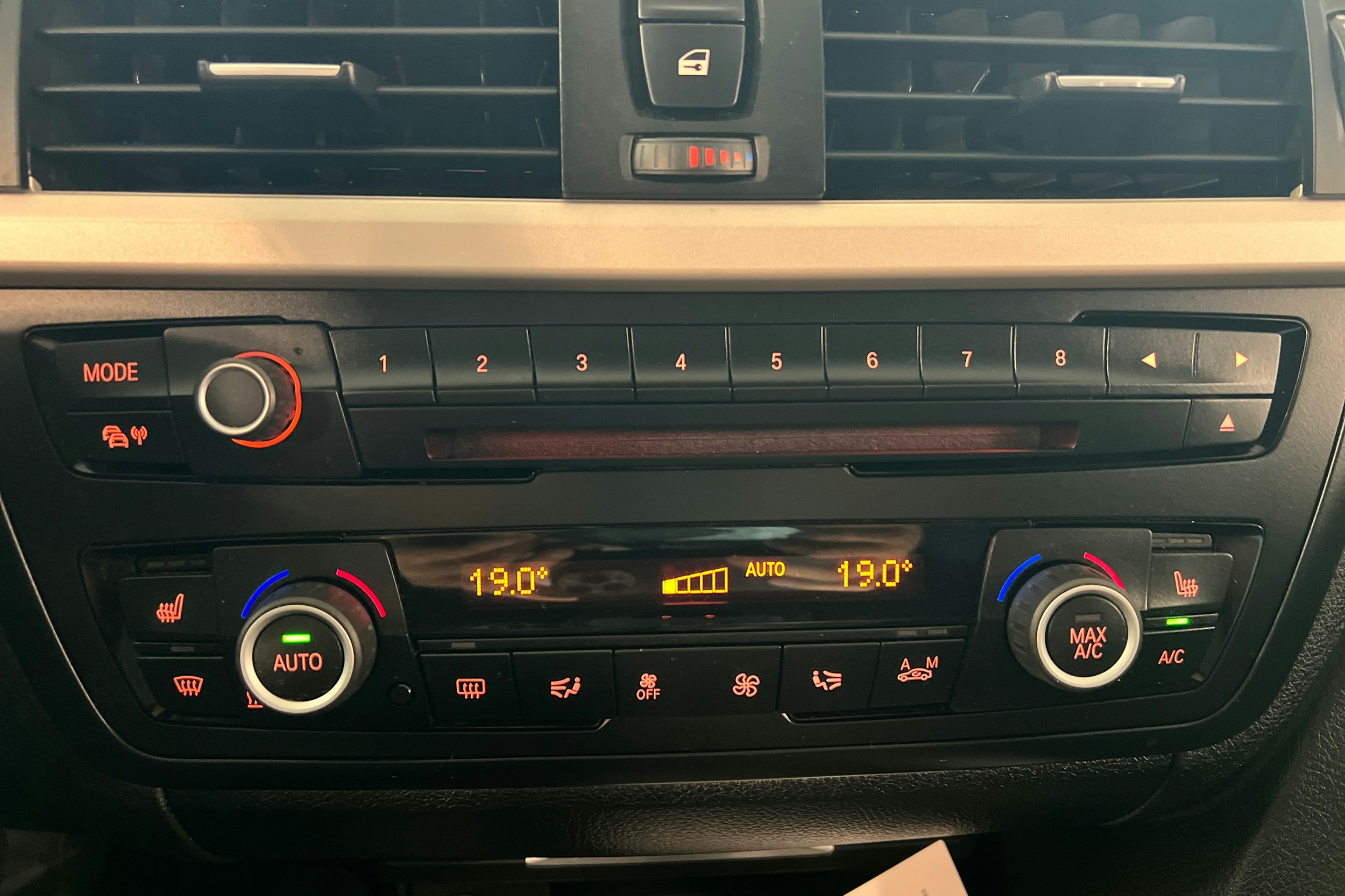 ruskea (beige) BMW 320 Gran Turismo 2015 kuva 21.
