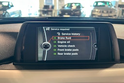 ruskea (beige) BMW 320 Gran Turismo 2015 kuva 22.