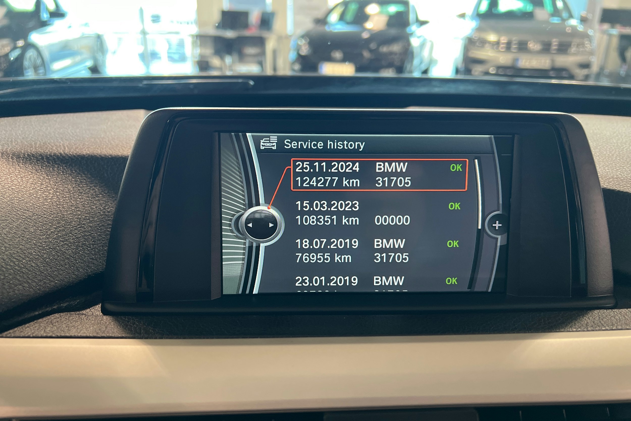 ruskea (beige) BMW 320 Gran Turismo 2015 kuva 23.