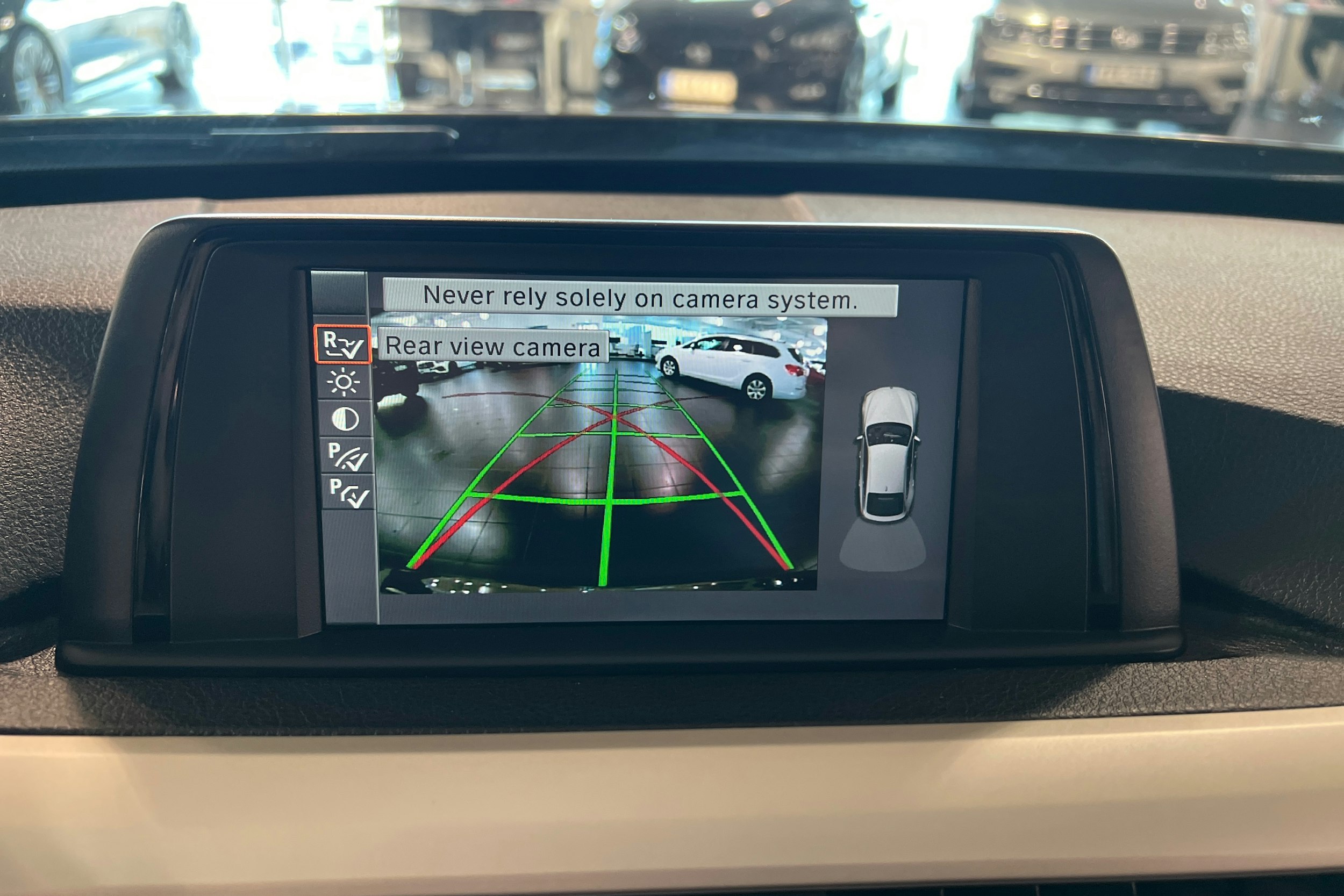ruskea (beige) BMW 320 Gran Turismo 2015 kuva 27.