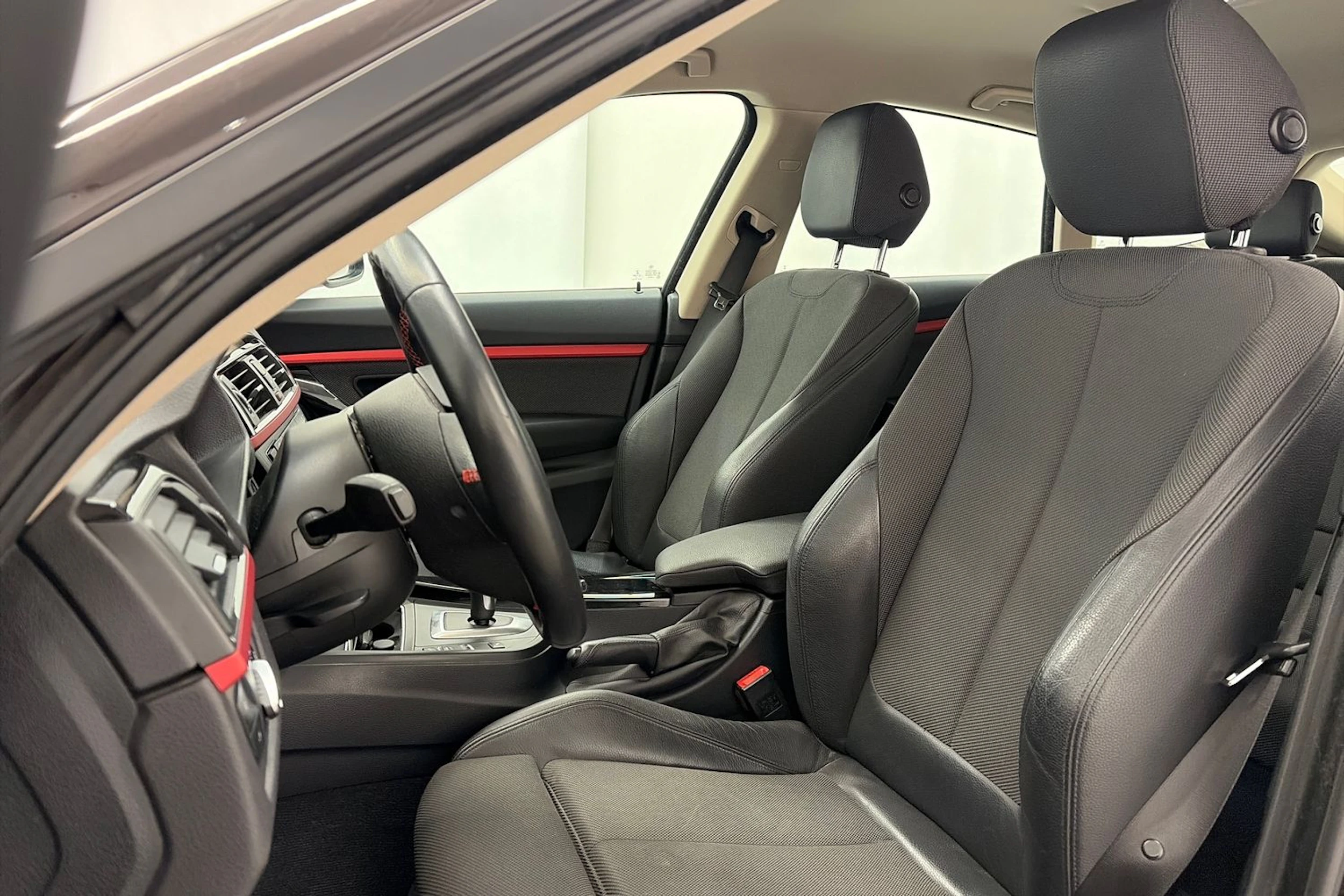 Ruskea (beige) BMW 320 Gran Turismo 2016 kuva 17.