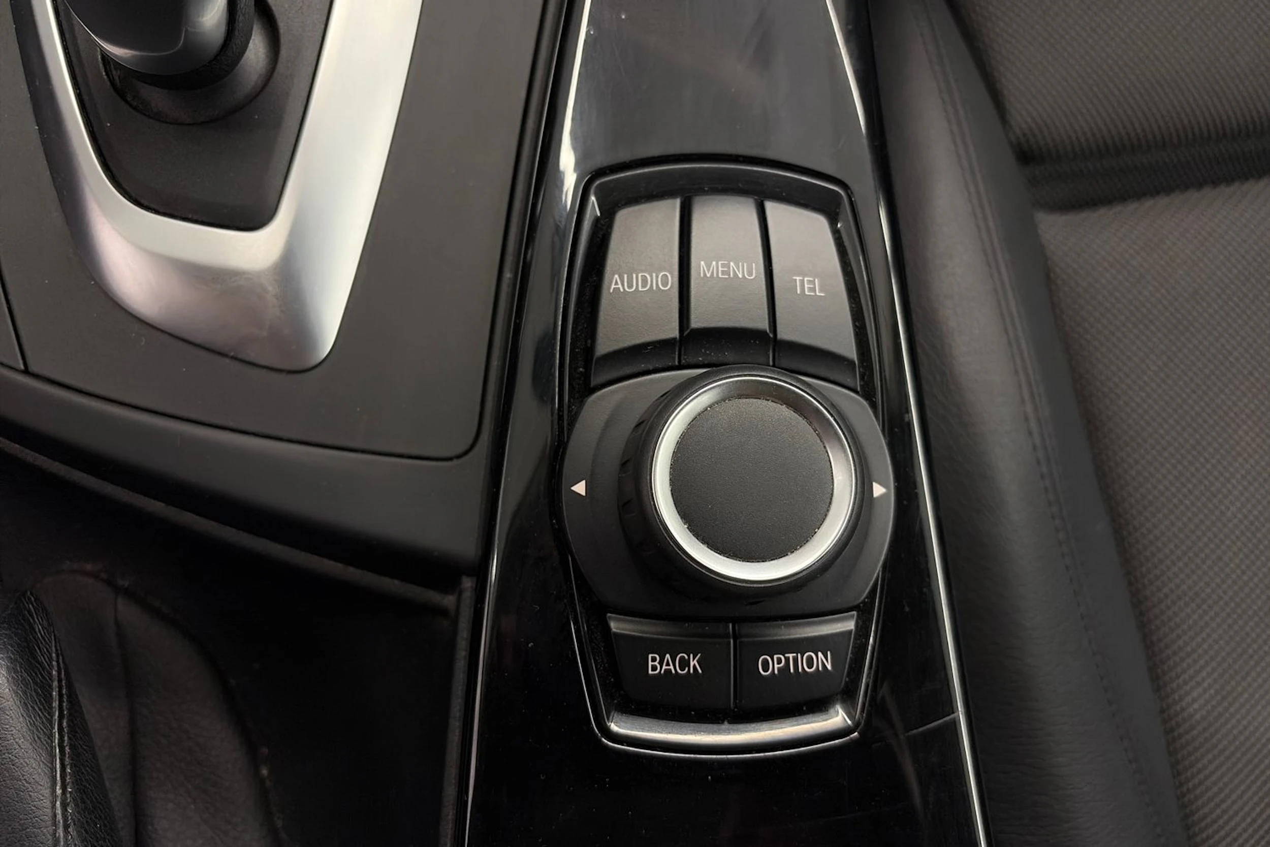 Ruskea (beige) BMW 320 Gran Turismo 2016 kuva 29.
