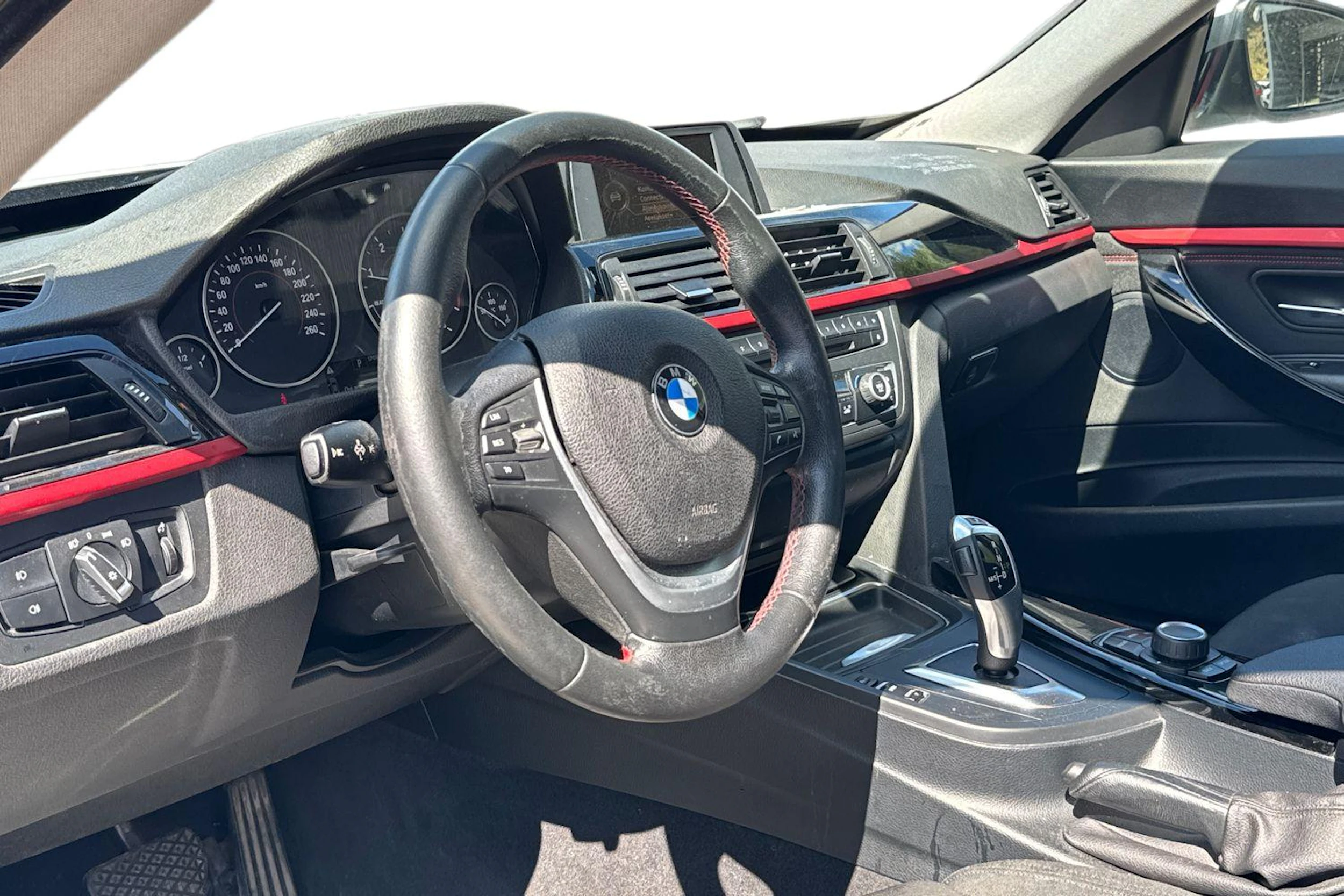 valkoinen BMW 320 Gran Turismo 2016 kuva 3.