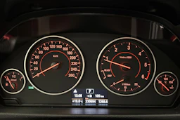 valkoinen BMW 320 Gran Turismo 2016 kuva 17.