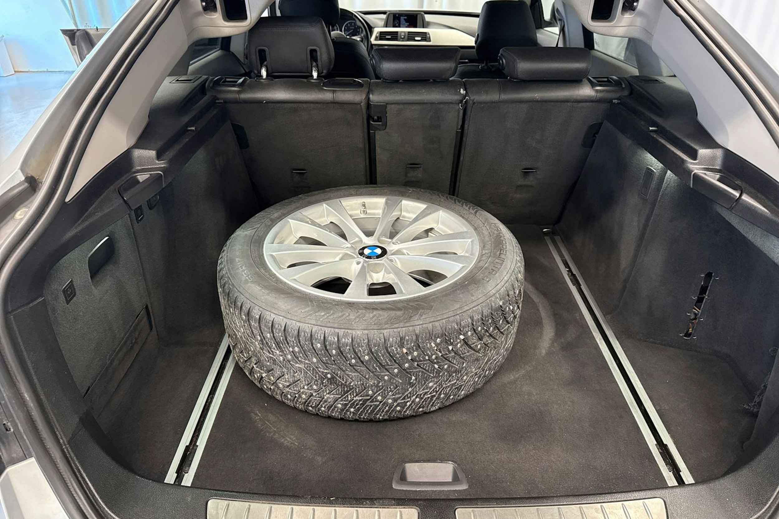 hopea BMW 320 Gran Turismo 2016 kuva 19.