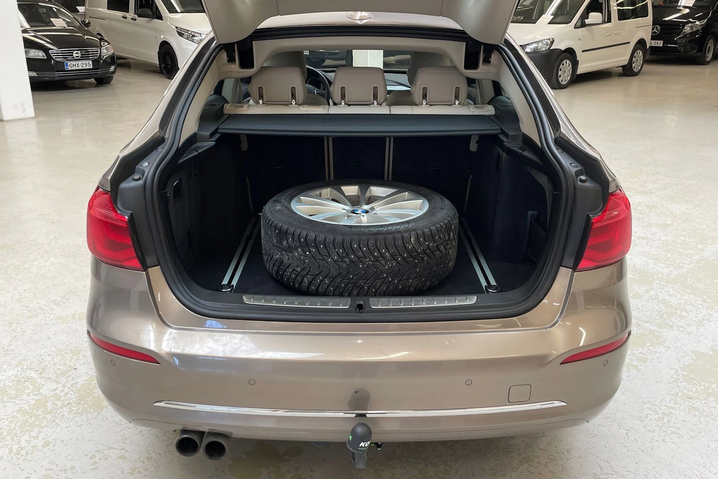 ruskea (beige) BMW 320 Gran Turismo 2017 kuva 11.