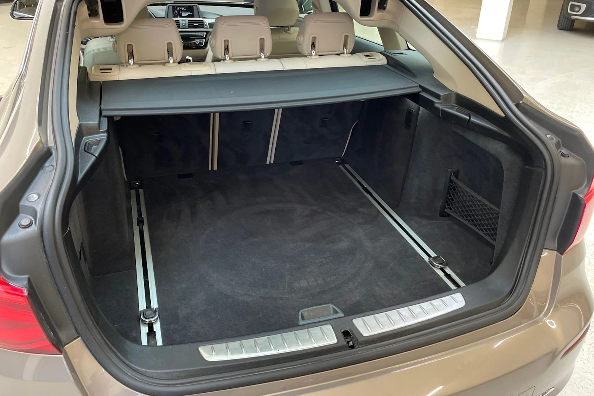 ruskea (beige) BMW 320 Gran Turismo 2017 kuva 12.