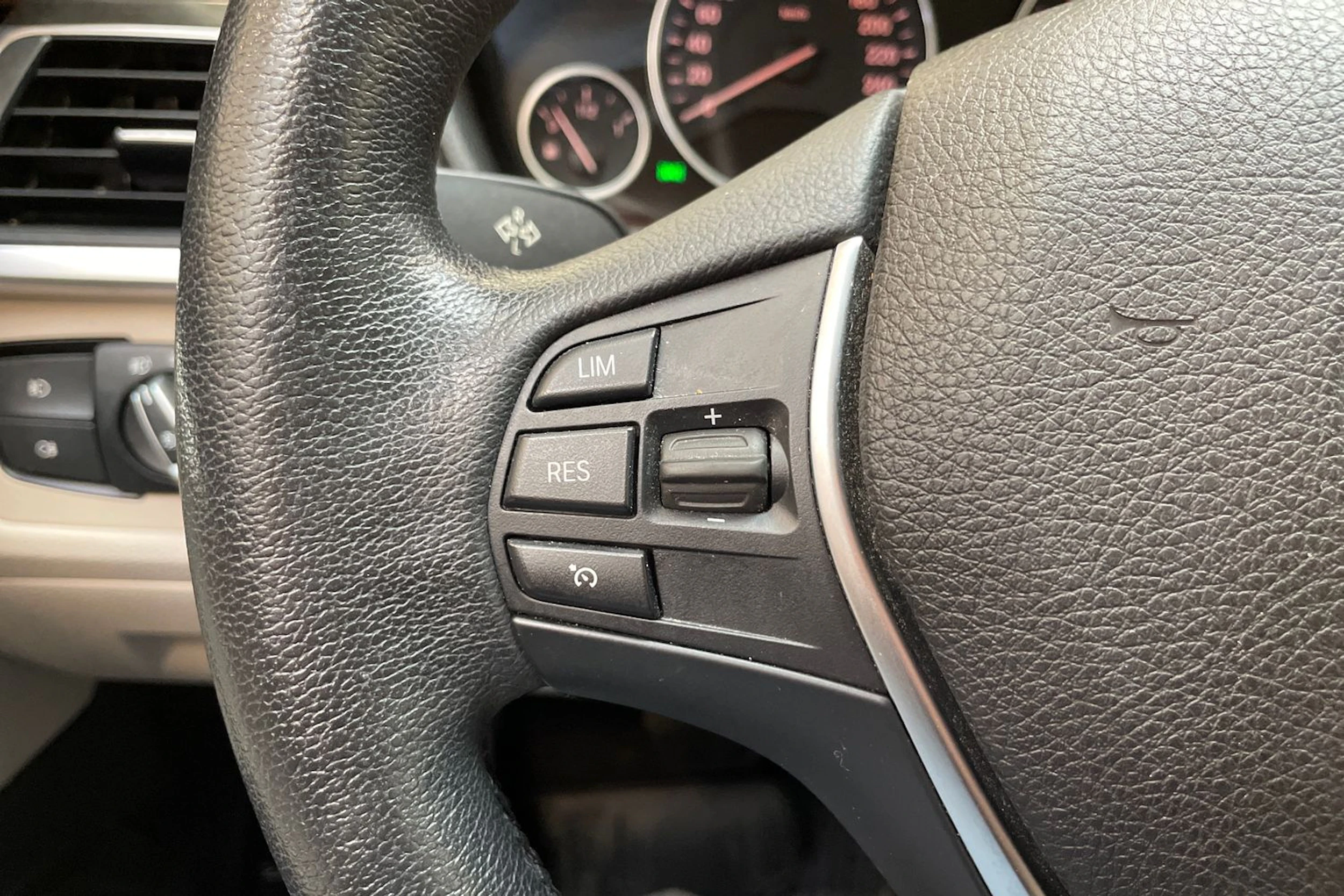 ruskea (beige) BMW 320 Gran Turismo 2017 kuva 15.