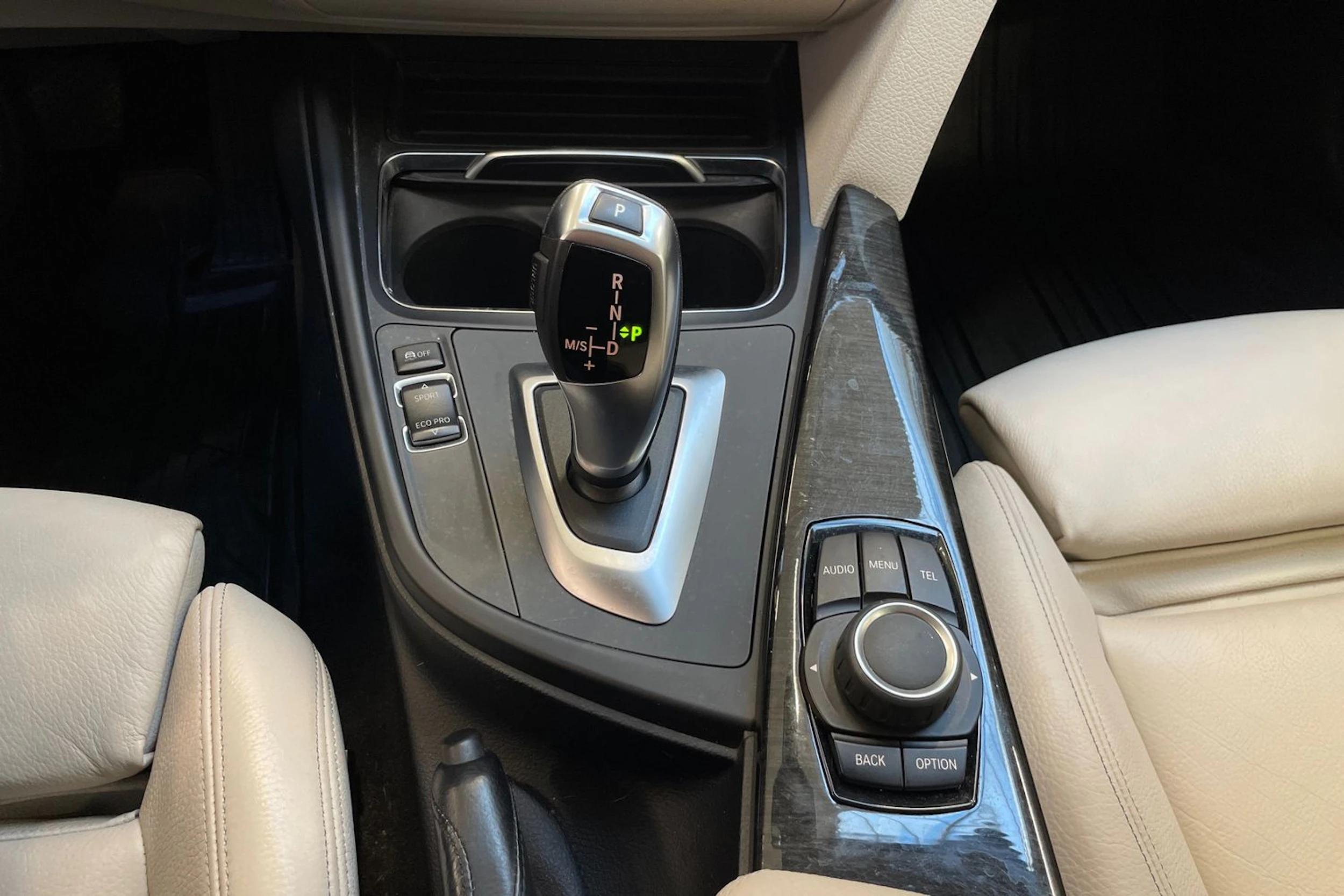 ruskea (beige) BMW 320 Gran Turismo 2017 kuva 23.