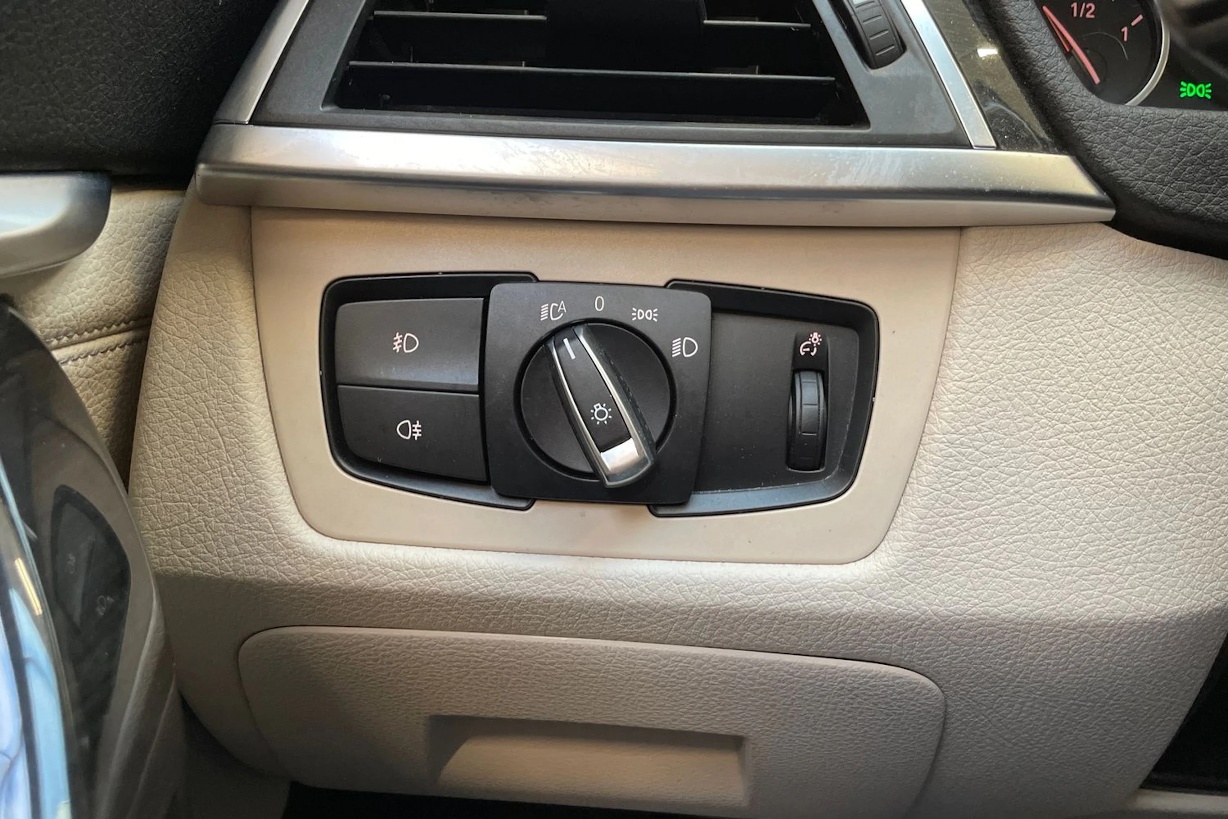ruskea (beige) BMW 320 Gran Turismo 2017 kuva 24.