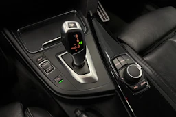 sininen BMW 320 Gran Turismo 2017 kuva 25.