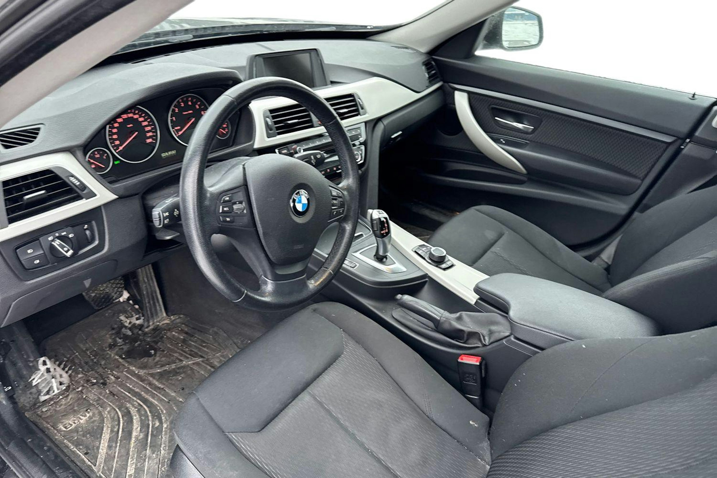 musta BMW 320 Gran Turismo 2017 kuva 3.